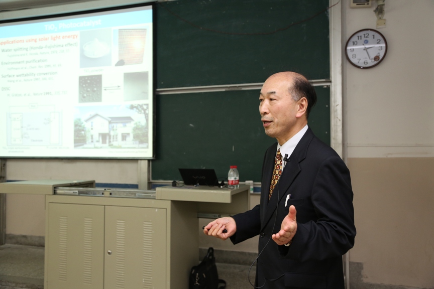 Prof. Tetsuro Majima from Osaka University visited our university